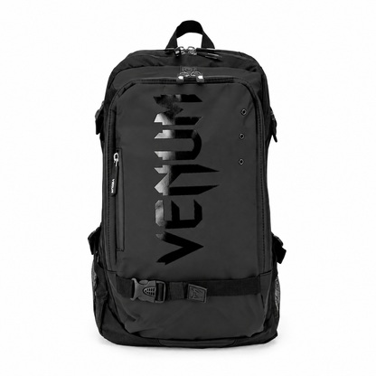 Venum Challenger Pro Evo — Mochila 22,5 L — fotografia com fundo branco tratado